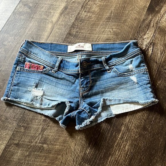 Women’s Hollister jean shorts size 1 - Picture 1 of 3
